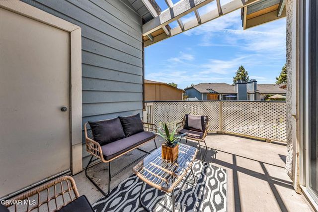 2450 Pleasant Way N, Thousand Oaks, CA 91362