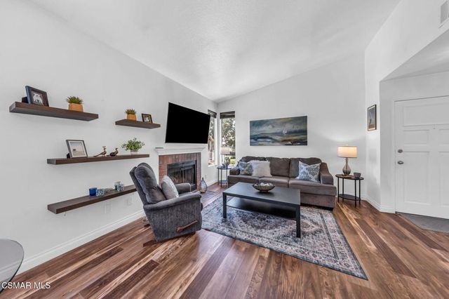 2450 Pleasant Way N, Thousand Oaks, CA 91362