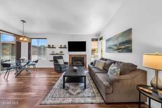 2450 Pleasant Way N, Thousand Oaks, CA 91362