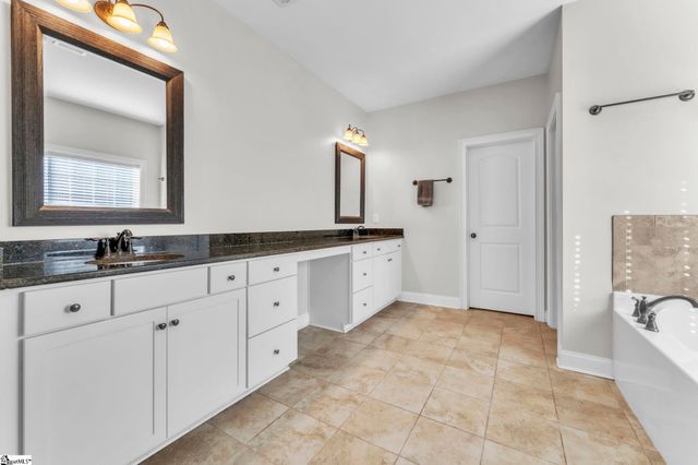 31 Laurelhart Lane, Simpsonville, SC 29681