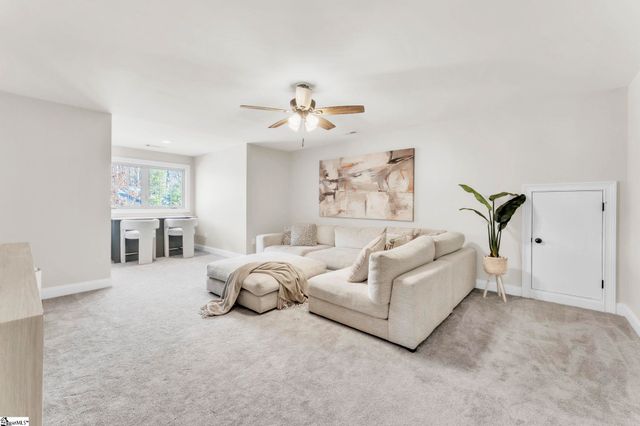 31 Laurelhart Lane, Simpsonville, SC 29681