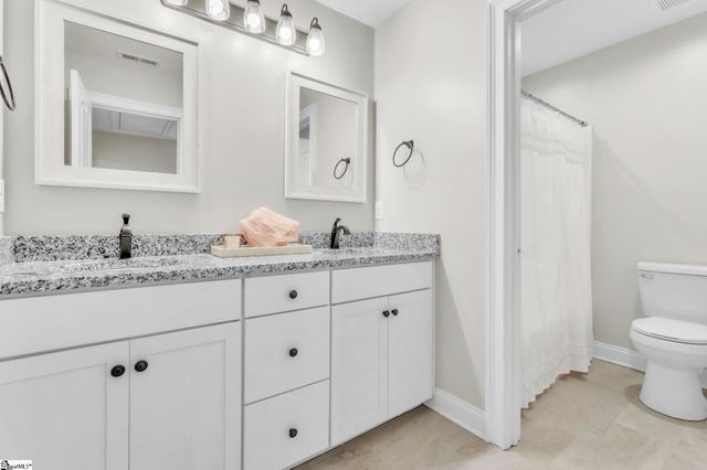 31 Laurelhart Lane, Simpsonville, SC 29681