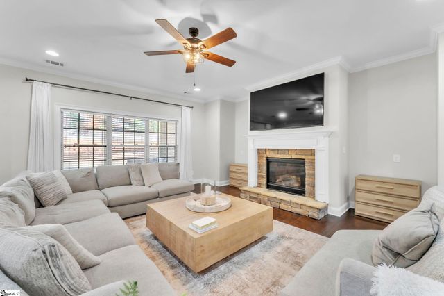 31 Laurelhart Lane, Simpsonville, SC 29681