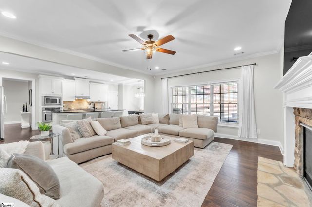 31 Laurelhart Lane, Simpsonville, SC 29681