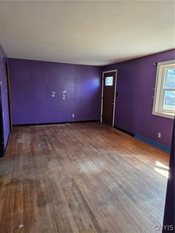 220 Pleasantview Drive, Salina, NY 13088