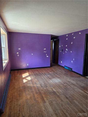 220 Pleasantview Drive, Salina, NY 13088