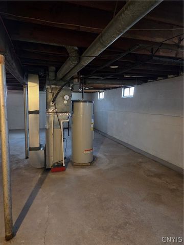 220 Pleasantview Drive, Salina, NY 13088