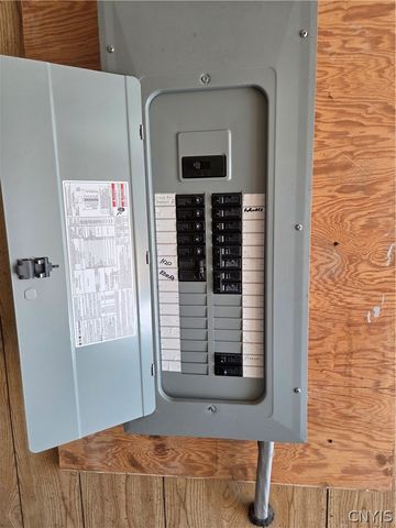 220 Pleasantview Drive, Salina, NY 13088