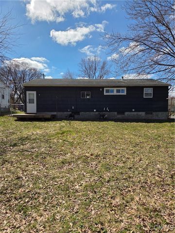 220 Pleasantview Drive, Salina, NY 13088