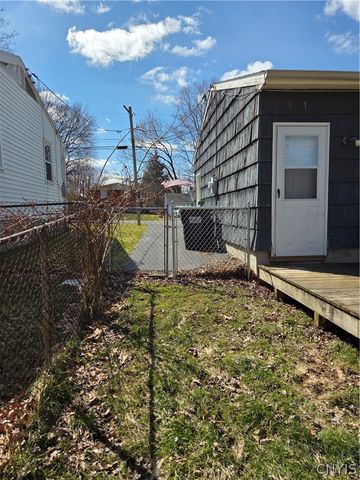 220 Pleasantview Drive, Salina, NY 13088