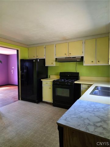 220 Pleasantview Drive, Salina, NY 13088