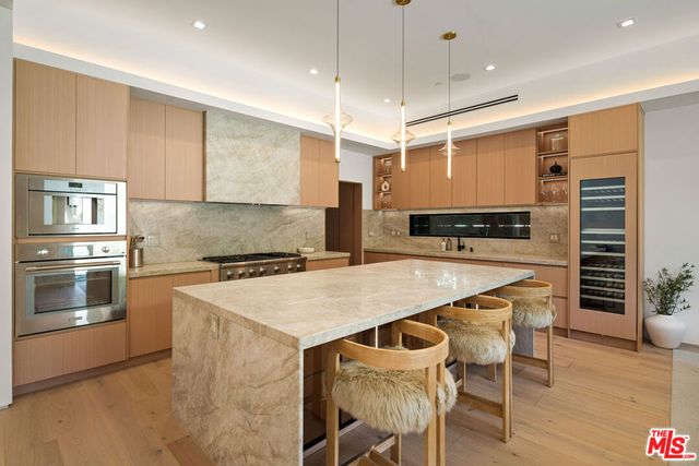 1130 N Poinsettia Place, West Hollywood, CA 90046