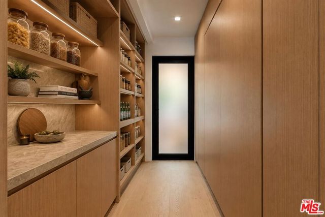 1130 N Poinsettia Place, West Hollywood, CA 90046