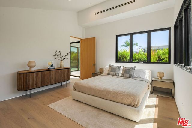 1130 N Poinsettia Place, West Hollywood, CA 90046