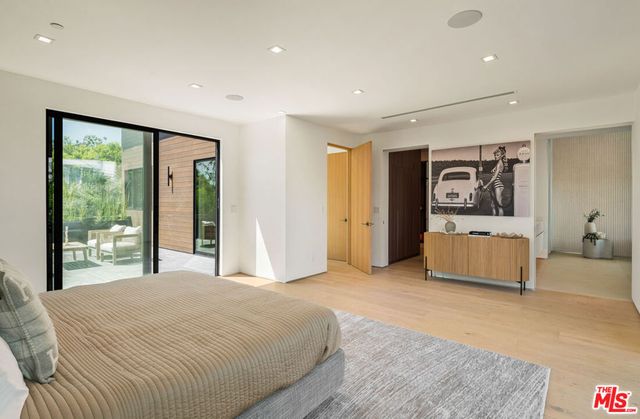1130 N Poinsettia Place, West Hollywood, CA 90046