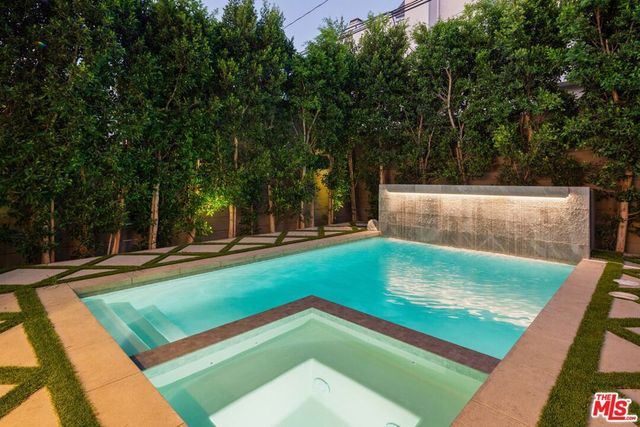 1130 N Poinsettia Place, West Hollywood, CA 90046