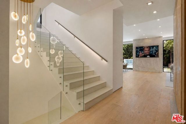 1130 N Poinsettia Place, West Hollywood, CA 90046