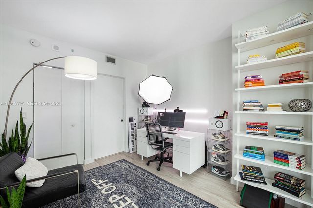 45 SW 9th St 1508, Miami, FL 33130