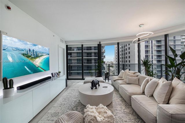 45 SW 9th St 1508, Miami, FL 33130