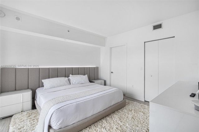 45 SW 9th St 1508, Miami, FL 33130