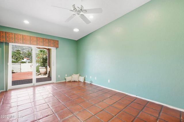4717 E Brisa Del Sur, Tucson, AZ 85718