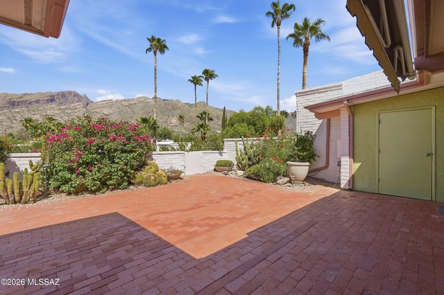 4717 E Brisa Del Sur, Tucson, AZ 85718