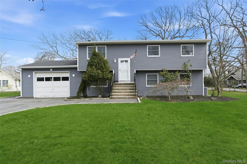 177 Pine Neck Avenue, East Patchogue, NY 11772