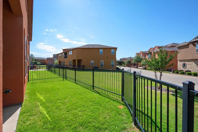 2685 Venice Drive 5, Grand Prairie, TX 75054