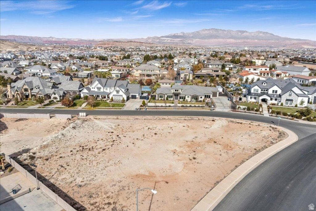 Image 2 of property listing at 2482 E 3995 S # 92, St. George, UT 84790