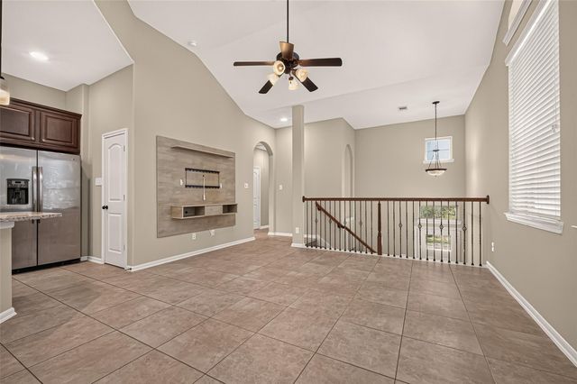 186 Biltmore Loop, Montgomery, TX 77316