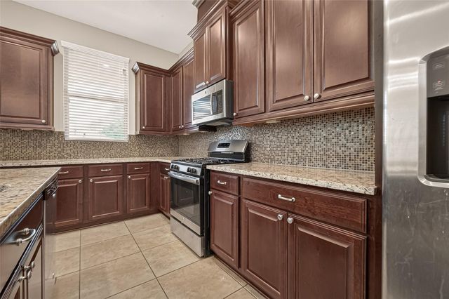 186 Biltmore Loop, Montgomery, TX 77316