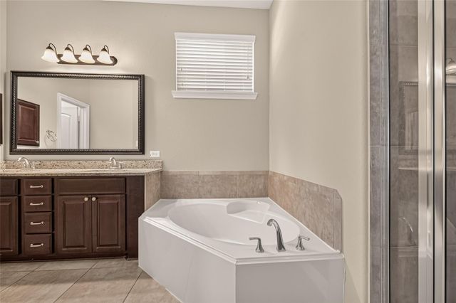 186 Biltmore Loop, Montgomery, TX 77316