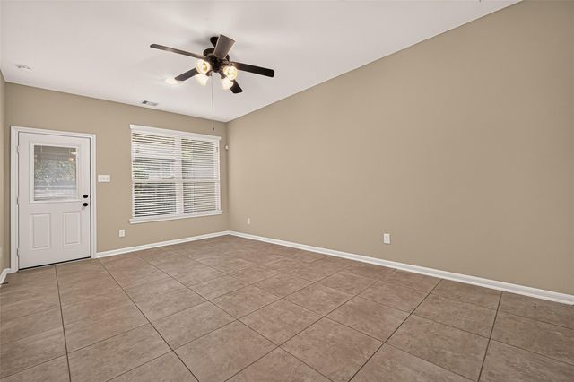 186 Biltmore Loop, Montgomery, TX 77316