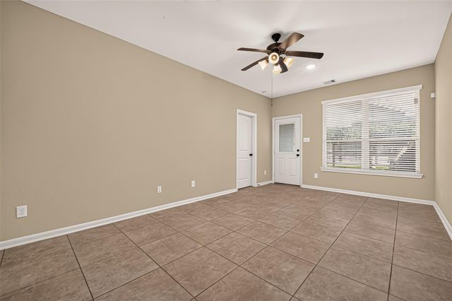 186 Biltmore Loop, Montgomery, TX 77316