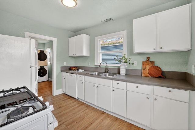 3629 9th Ave, Sacramento, CA 95817