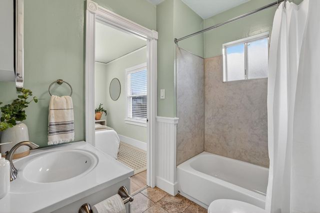 3629 9th Ave, Sacramento, CA 95817