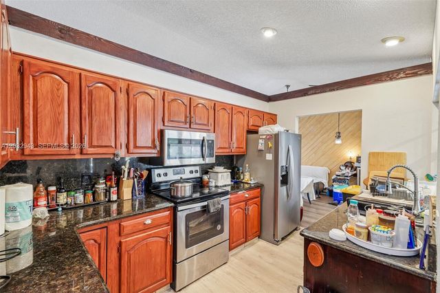 7160 NW 4th Ave, Boca Raton, FL 33487
