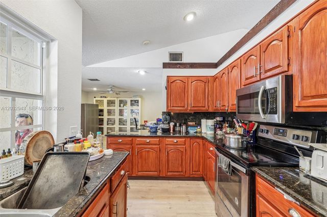 7160 NW 4th Ave, Boca Raton, FL 33487