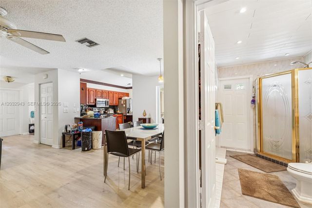 7160 NW 4th Ave, Boca Raton, FL 33487