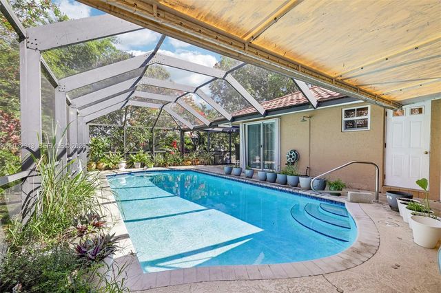 7160 NW 4th Ave, Boca Raton, FL 33487