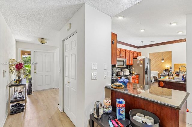 7160 NW 4th Ave, Boca Raton, FL 33487