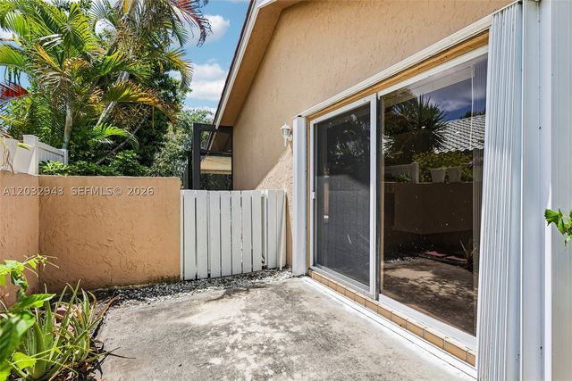 7160 NW 4th Ave, Boca Raton, FL 33487