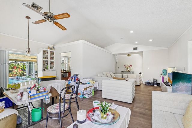 7160 NW 4th Ave, Boca Raton, FL 33487