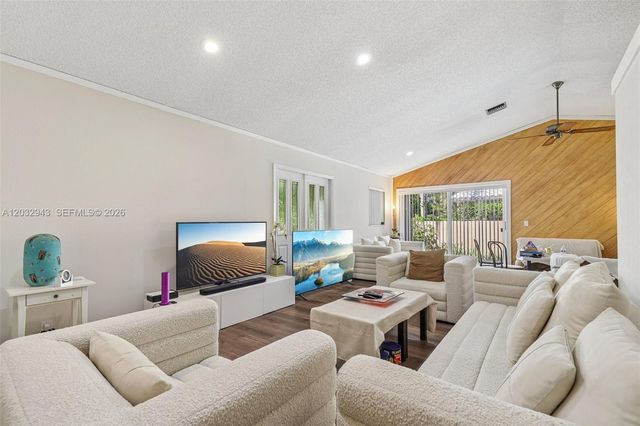 7160 NW 4th Ave, Boca Raton, FL 33487