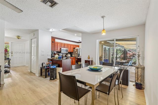 7160 NW 4th Ave, Boca Raton, FL 33487