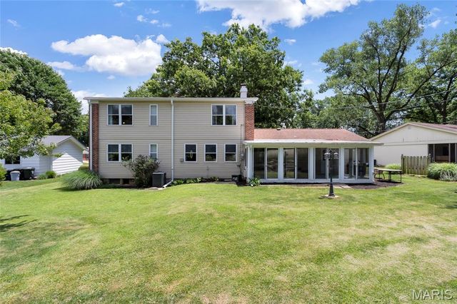 1417 Sunview Drive, St Louis, MO 63146