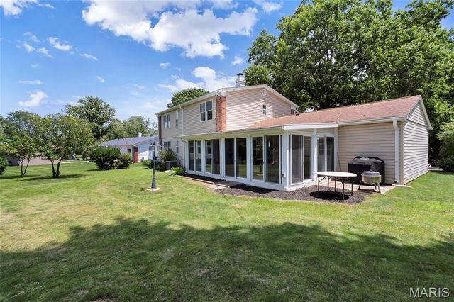 1417 Sunview Drive, St Louis, MO 63146