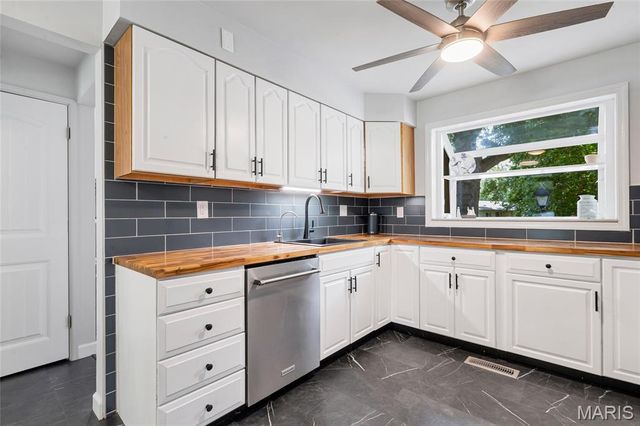 1417 Sunview Drive, St Louis, MO 63146