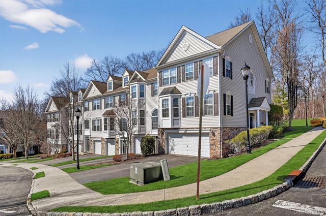 44 Barr Lane, Monroe, NY 10950
