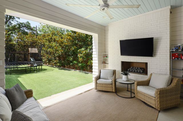 7407 Morton Street, Dallas, TX 75209